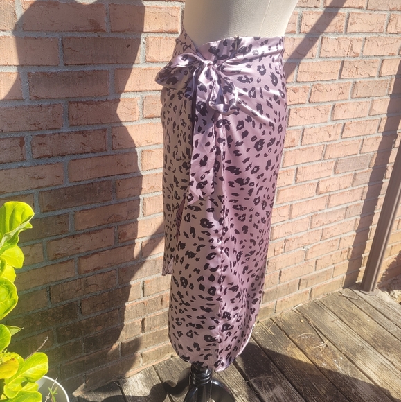 Nasty Gal Pink Leopard Print Wrap Skirt - Picture 12 of 13